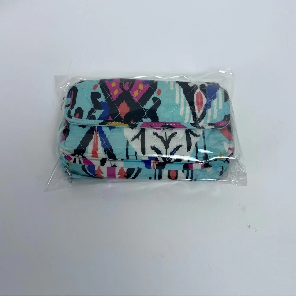 Vera Bradley Women's Essential Pueblo Cotton Quilted Wristlet; Wallet, Travel - Picture 8 of 8